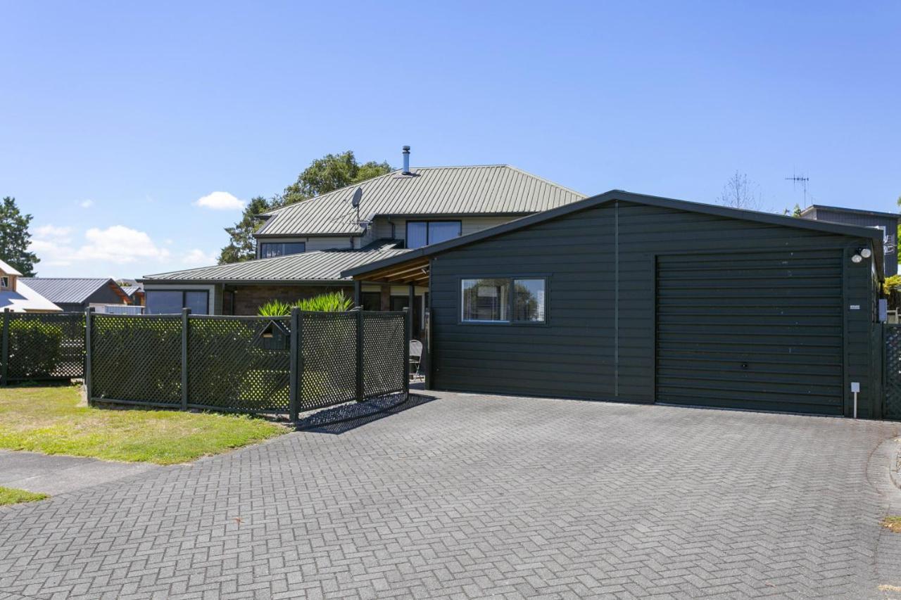 You Little Beauty - Wharewaka Beach Magic Lac Lac Taupo Extérieur photo